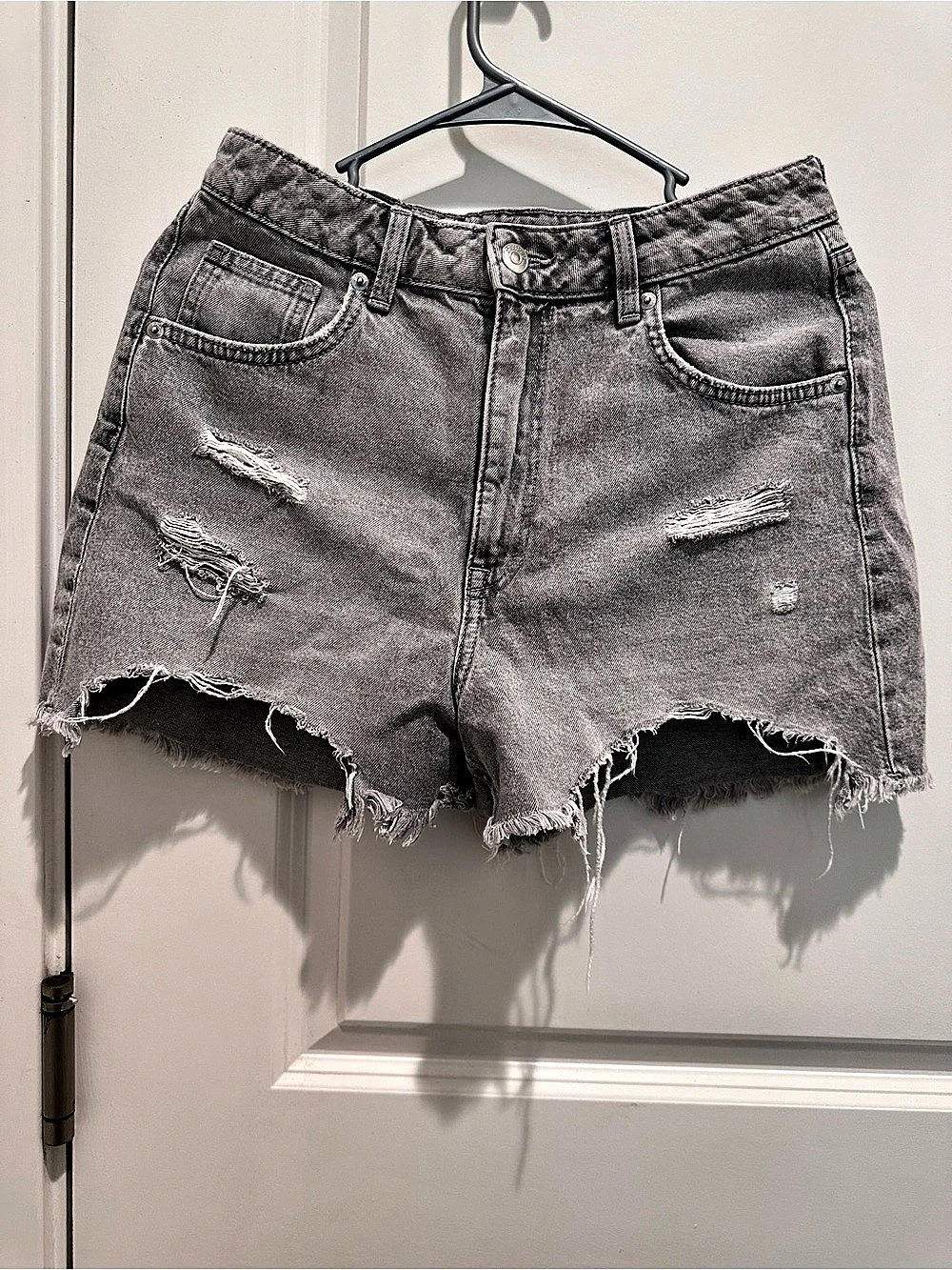 H&M Divided Frayed Denim Shorts Distressed Gray Denim Shorts Size 6